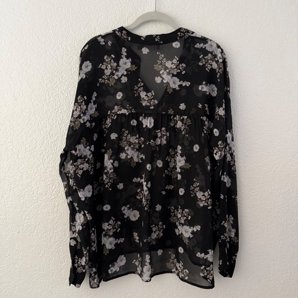 VINCE Women’s Black Floral Print Sheer Silk Band Collar Blouse Size Medium - Picture 8 of 10
